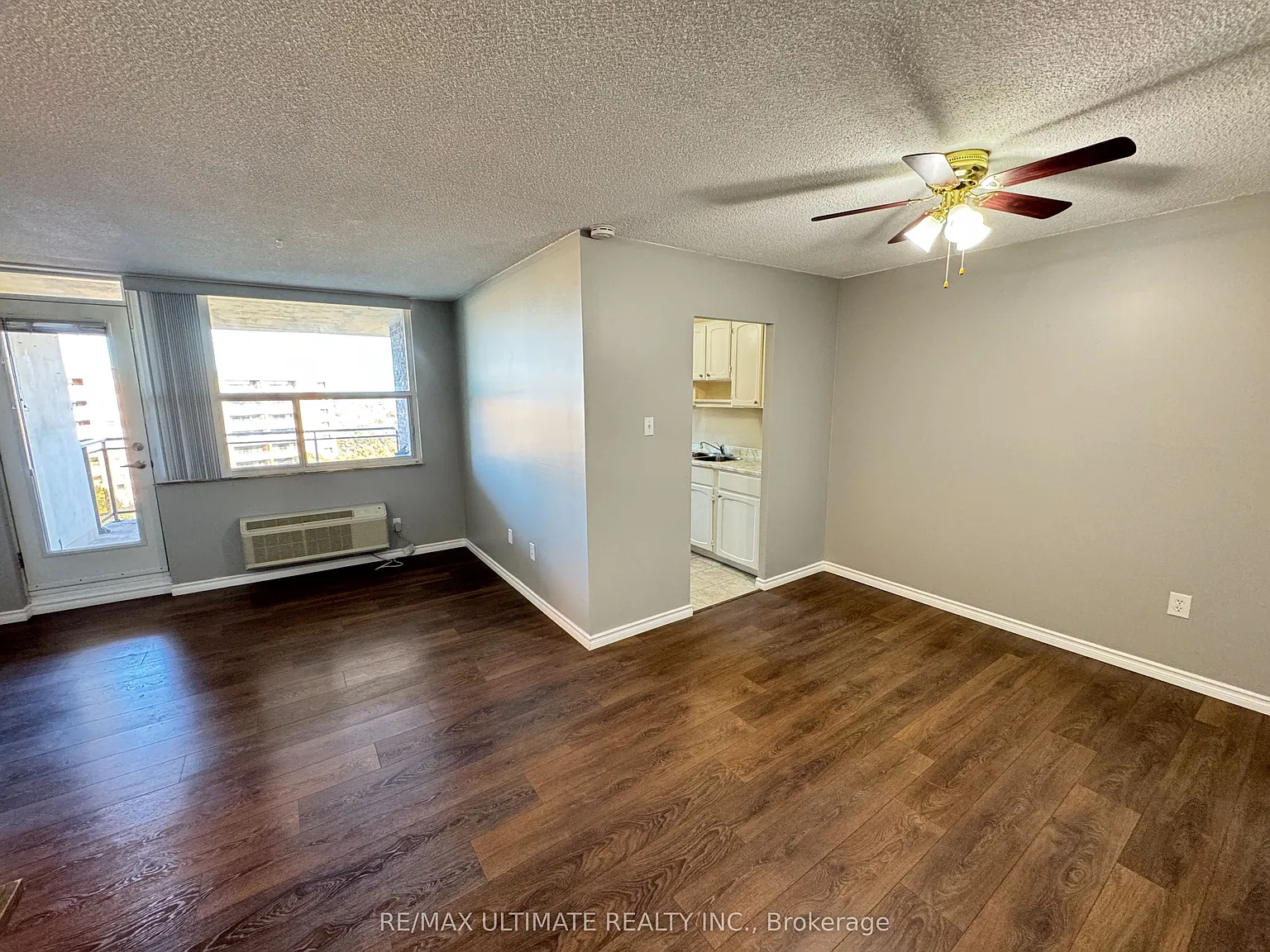 966 Inverhouse Dr — Photo 4