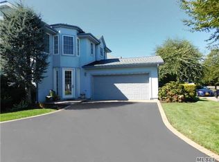 408 Madeira Blvd, Melville, NY 11747