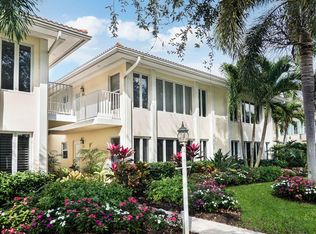 284 4th St S, Naples, FL 34102