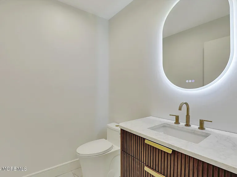 243 Woodcrest Rd — Photo 17