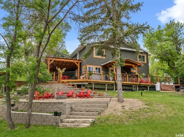 225 3rd STREET E, Regina Beach, SK S0G 4C0