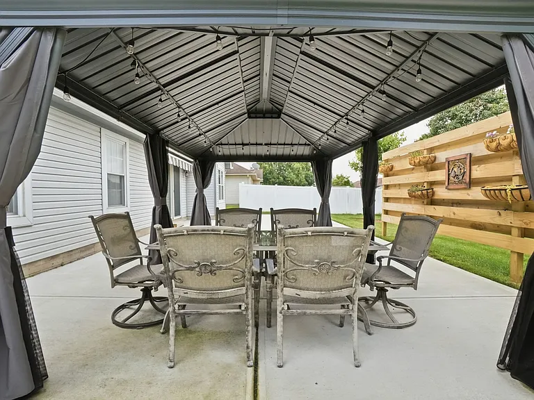 9083 Marquis Dr — Photo 31