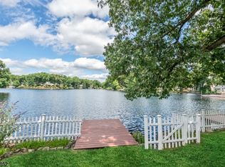 92 Rainbow Trl, Denville, NJ 07834