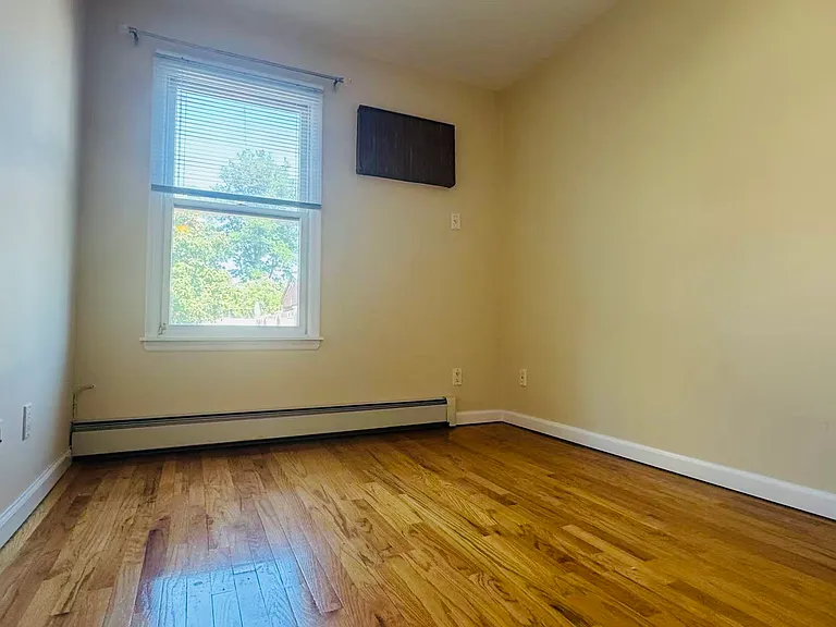 2207 Parsons Blvd #1 — Photo 8