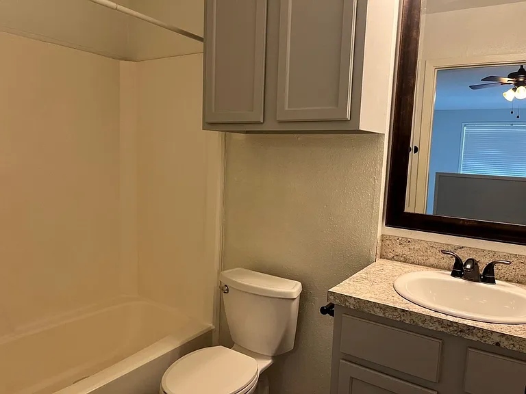 2112 E Airline Rd — Photo 9