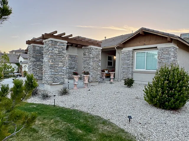 4 bed, 2474 sqft, $5,500 — Photo 3