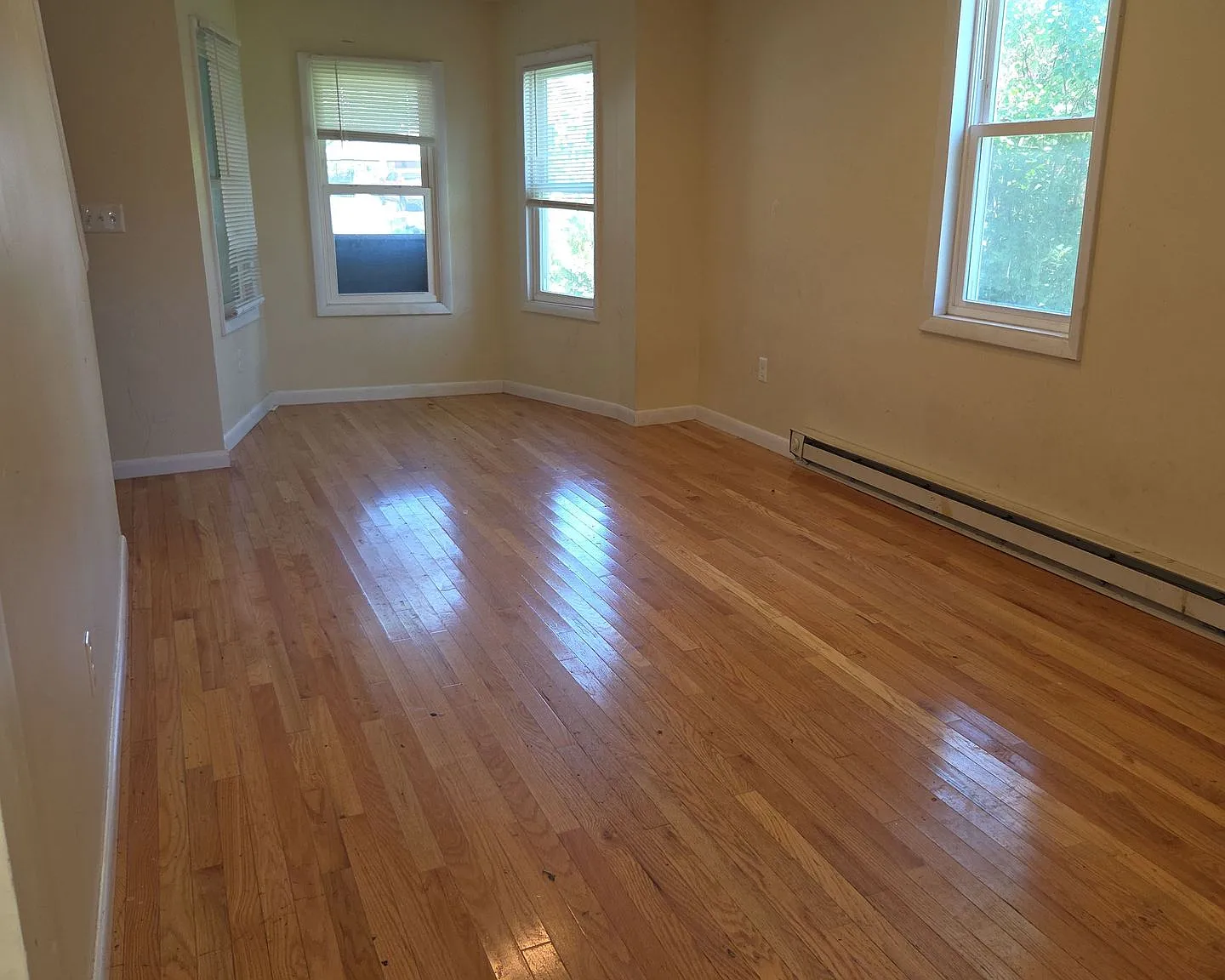 4 bed, 1.5 bath, $1,750 — Photo 3