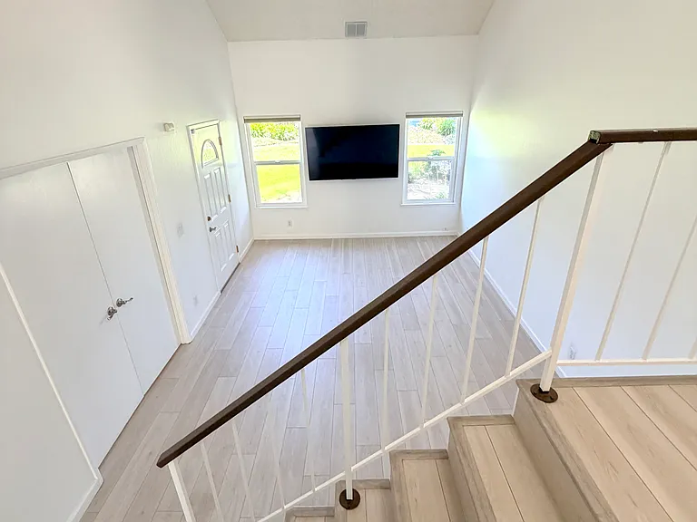 716 Nina Ln — Photo 16