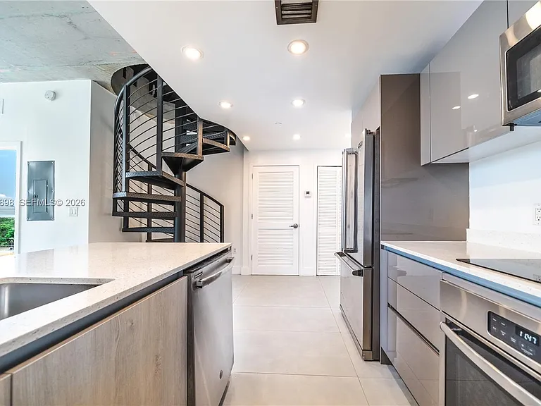 13800 Highland Dr #Penthouse 4 — Photo 3