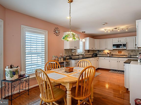 5th image of 606 Blue Bell Springs Dr