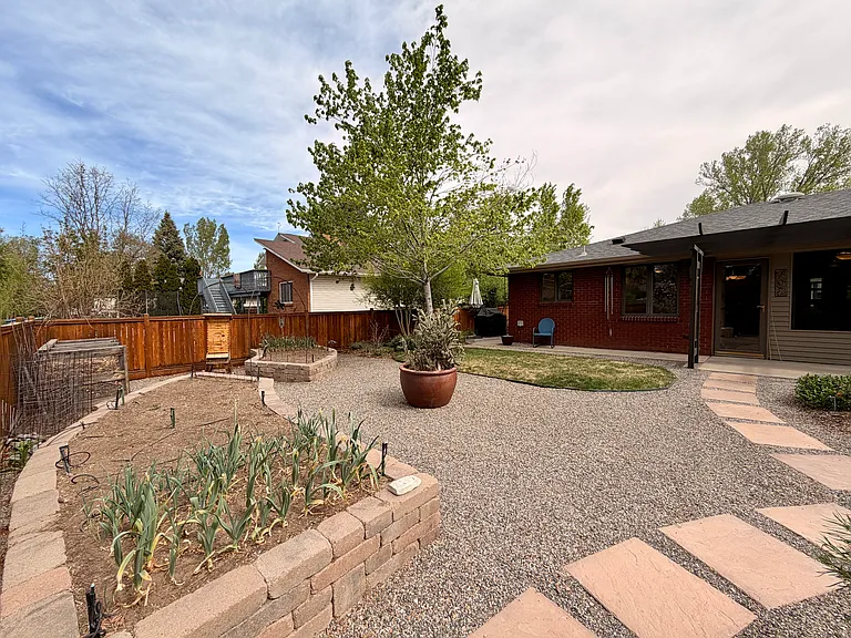 2225 Jewel St — Photo 13
