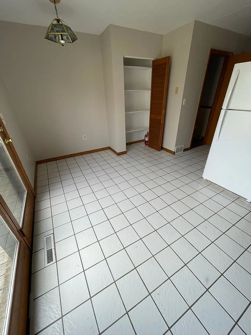 3150 60 W. 40th St — Photo 4