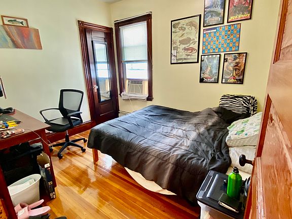 4th image of 28 Raven St #2