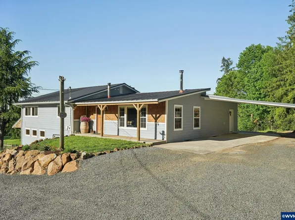 985 Crooked Finger Rd NE, Scotts Mills, OR 97375