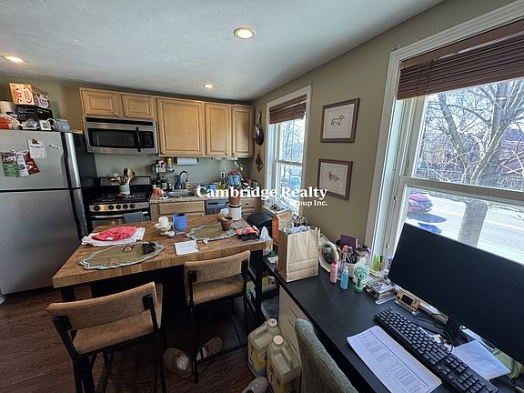 3rd image of 735 Somerville Ave #1T