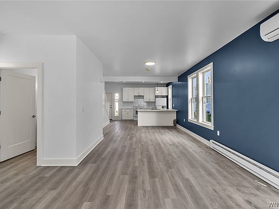 4th image of 258 Whitney Pl
