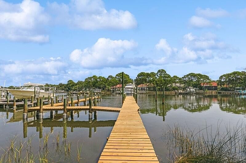 1st image of 74 Indian Bayou Dr