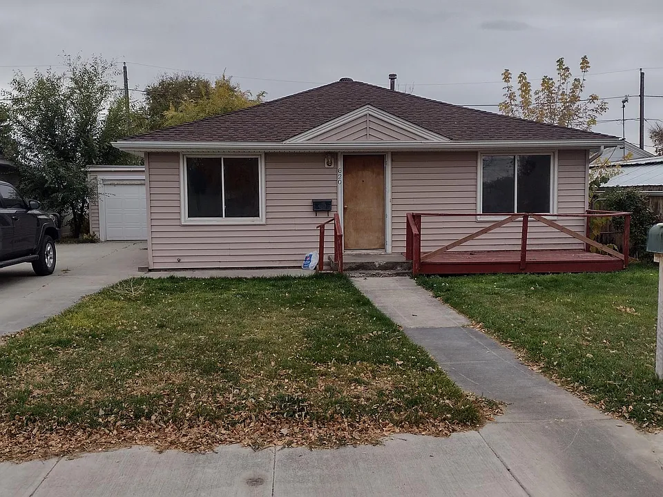 620 Thomas Ave