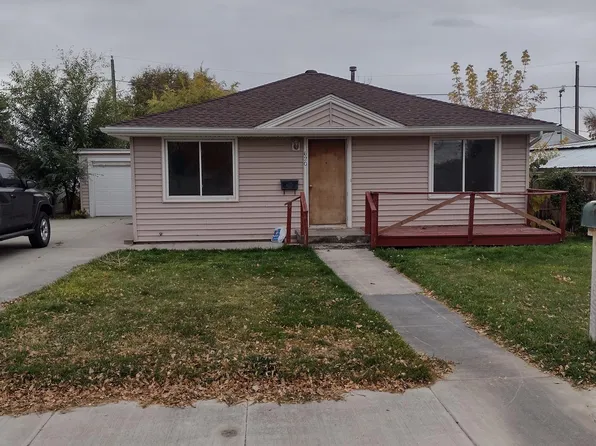 620 Thomas Ave, Worland, WY 82401