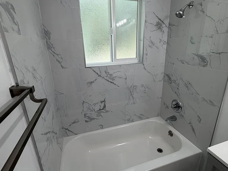 241 S Westlake Ave — Photo 15