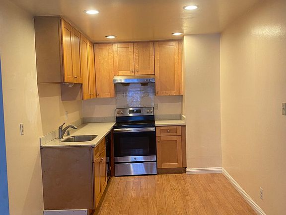 4th image of 879 Bellevue Ave
