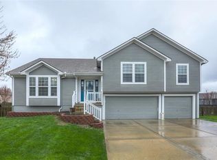 12201 E 214th Ter, Peculiar, MO 64078