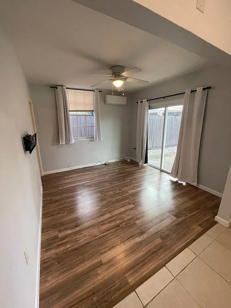112 SW 67th Ave — Photo 3