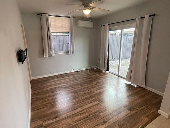 3rd image of 112 SW 67th Ave #2