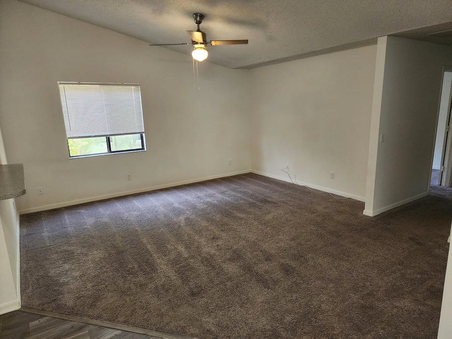 3 bed, 1651 sqft, $2,295 — Photo 2