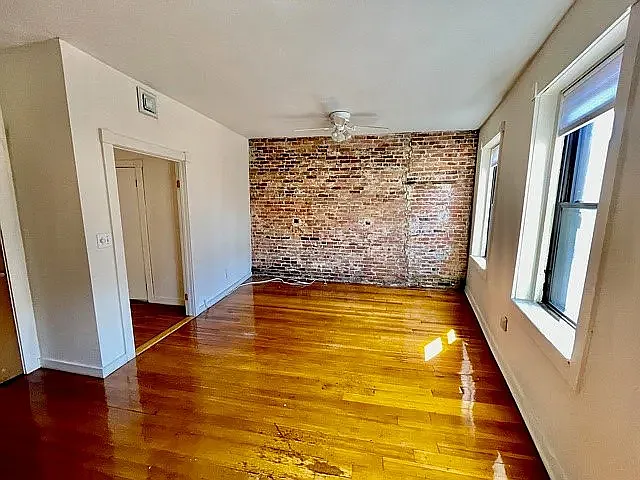 13 Charter St #2F — Photo 3