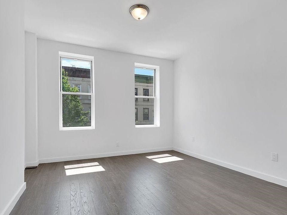 2nd image of 1245 Halsey St APT 2R