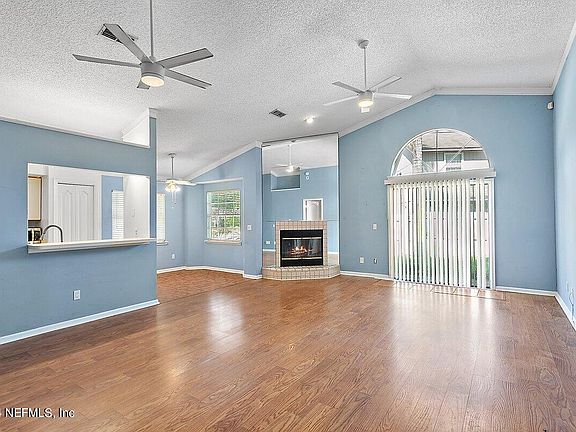 2nd image of 7584 GLENN ABBEY Place