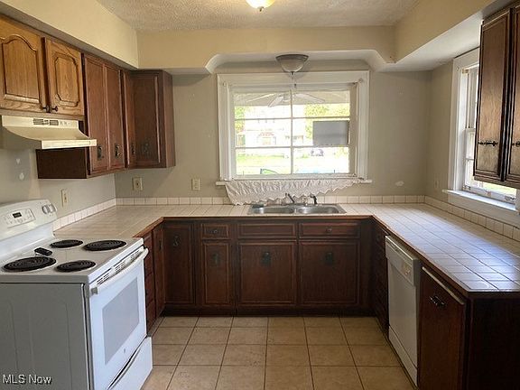 2nd image of 1547 Drexel Ave NW