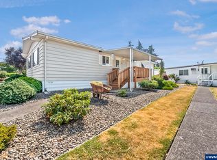 1418 Pine St NE #C, Silverton, OR 97381