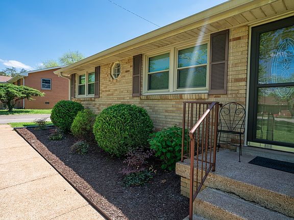 3rd image of 3102 Stanwyck Dr