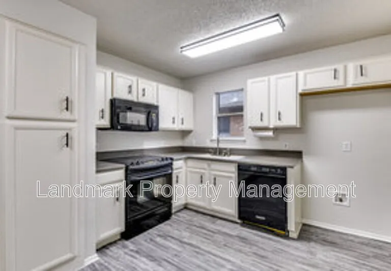 625 Hollyberry Dr — Photo 11