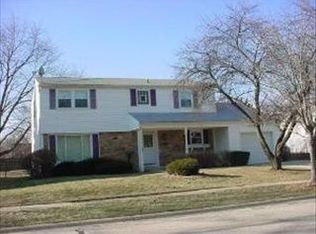 122 Cumberland Dr, Schaumburg, IL 60194