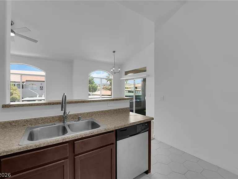 700 Carnegie St #724 — Photo 10