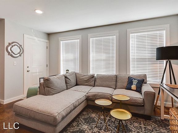 5th image of 611 Madison St APT 205