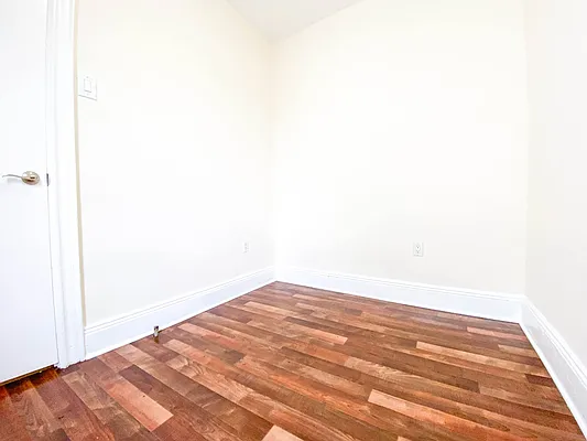 Rented by RealTegrity NY LLC | media 11