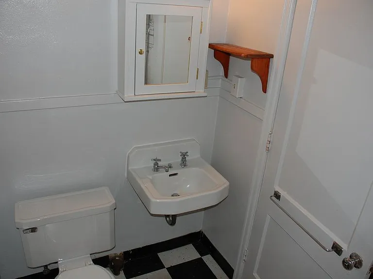 516 University Ave SE #B2 — Photo 6