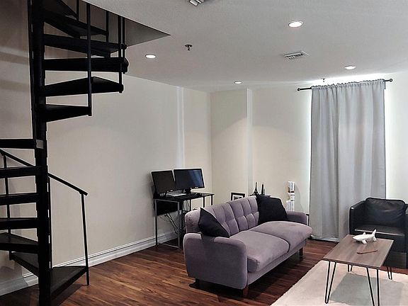 2nd image of 208 Clematis St APT 309