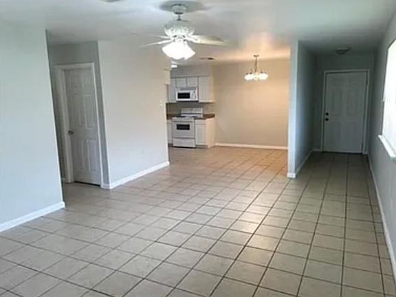 5th image of 4743 Viola St