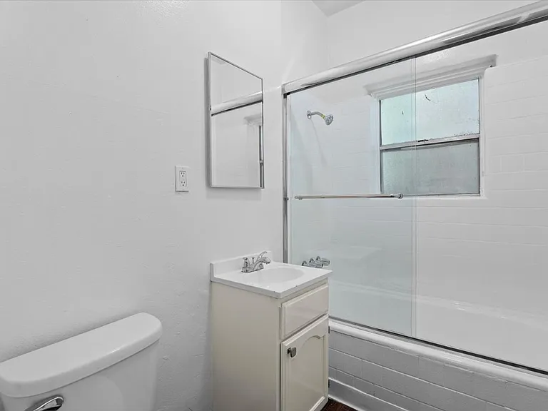 Madison Apartments — Photo 17