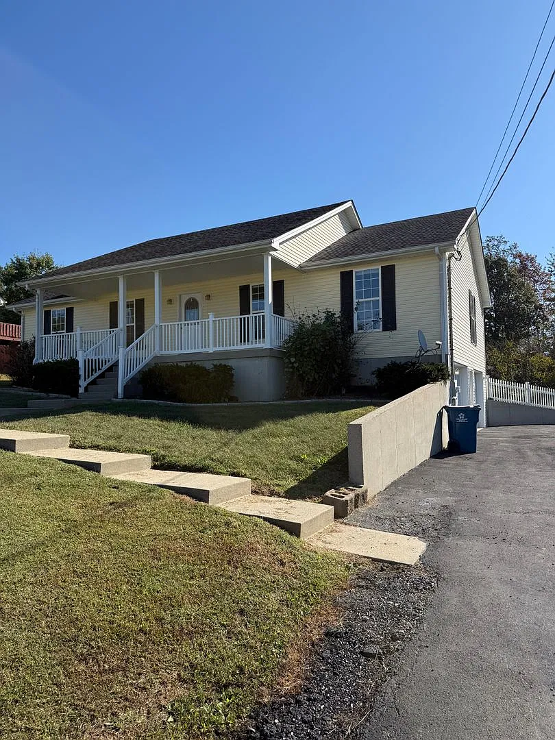 364 School Side Dr — Photo 2