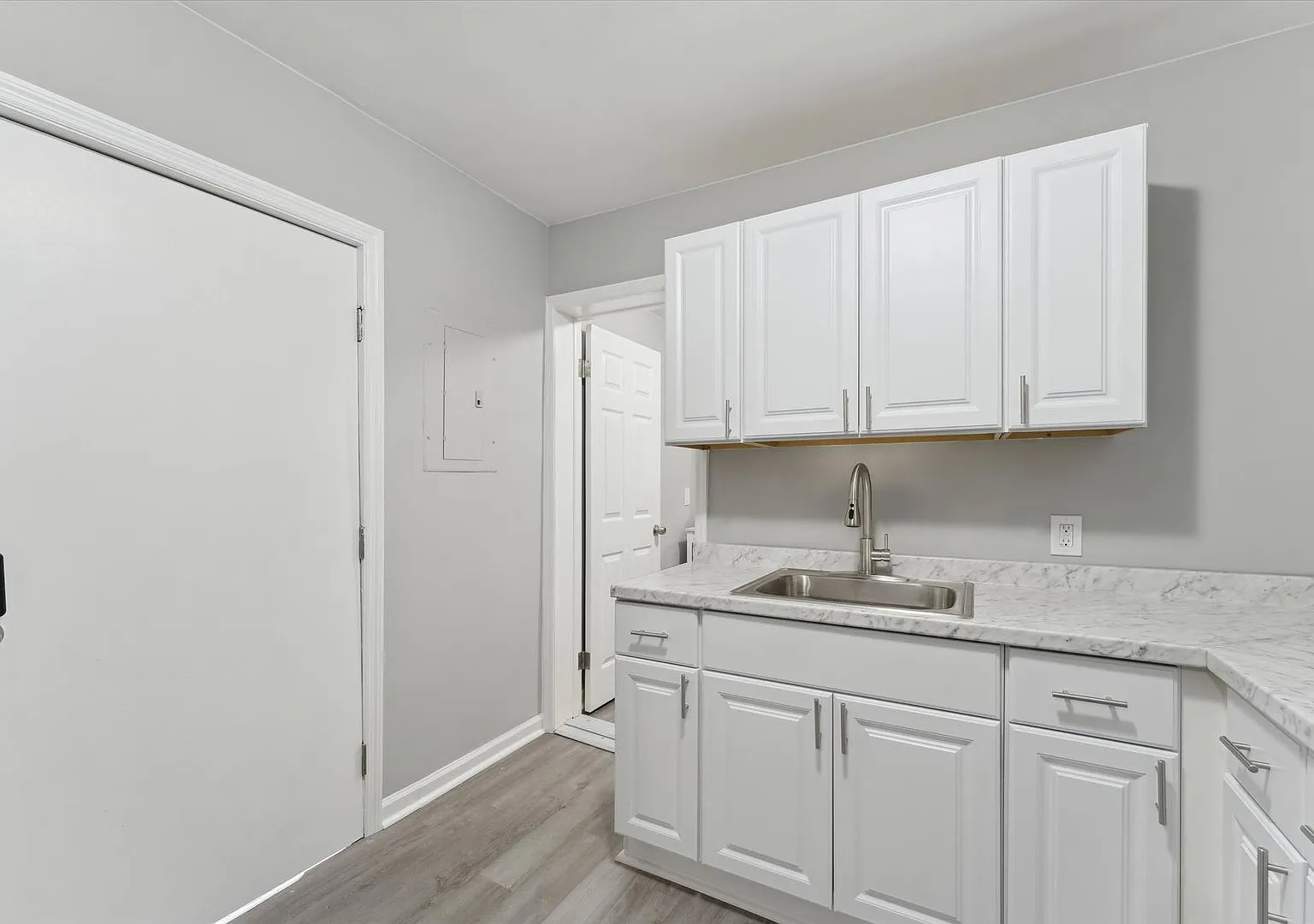 810 - 816 West 38th Street — Photo 4