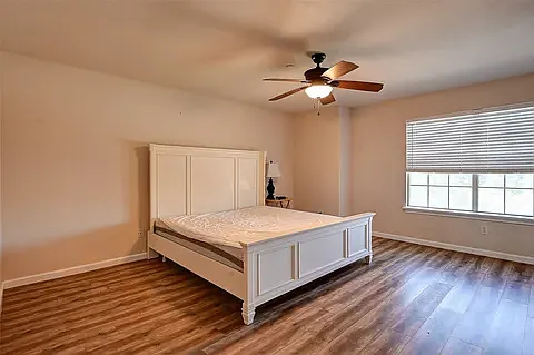 4567 Woodsboro Ln — Photo 18