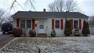 22414 Yates Ave photo 1