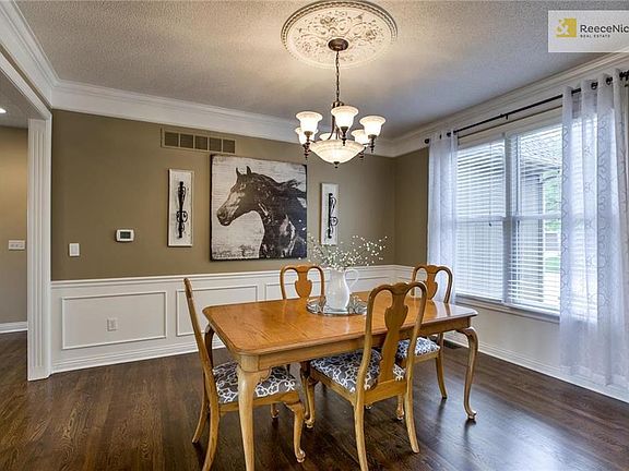 REFINISHED HARDWOODS IN DINING ROOM!