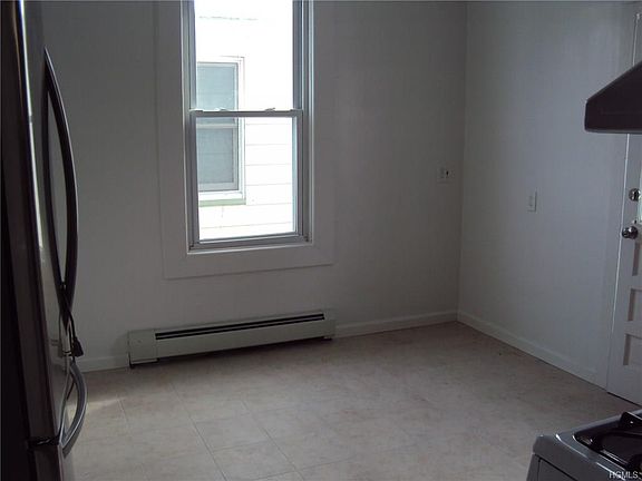 4th image of 25 Fillmore Pl